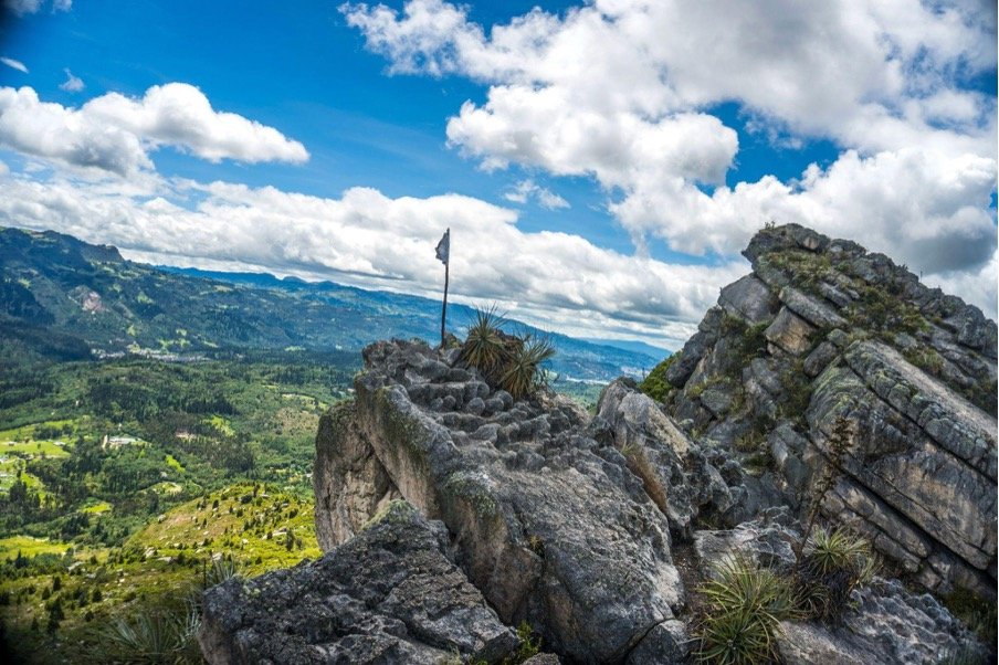 El Farallón de Sutatausa, una formación rocosa en Cundinamarca, Colombia